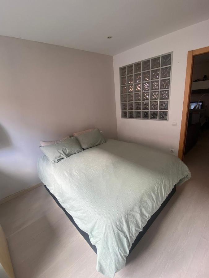 Cozy Apartment At A Great Location! L'Hospitalet de Llobregat Kültér fotó
